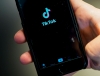 Tiktok sier de har fjernet 380.000 hatvideoer i USA i år.