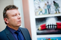 – Blir dette gjennomført, vil tilbudet til våre abonnenter bli fullstendig rasert. Og igjen er det de som bor i distriktene som får lide av sentraliseringen, sier Dagen-redaktør Vebjørn Selbekk.