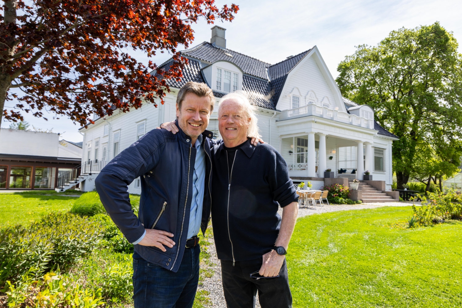 Hit flytter &quot;Hver gang vi møtes&quot;! Programredaktør i TV 2 Trygve Rønningen og Atle Brynestad som eier virksomhetene Thorbjørnrud hotell og Hadeland Glassverk. 
