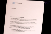 Styringsrenta settes opp til 3,25 prosent, meldte Norges Bank torsdag.