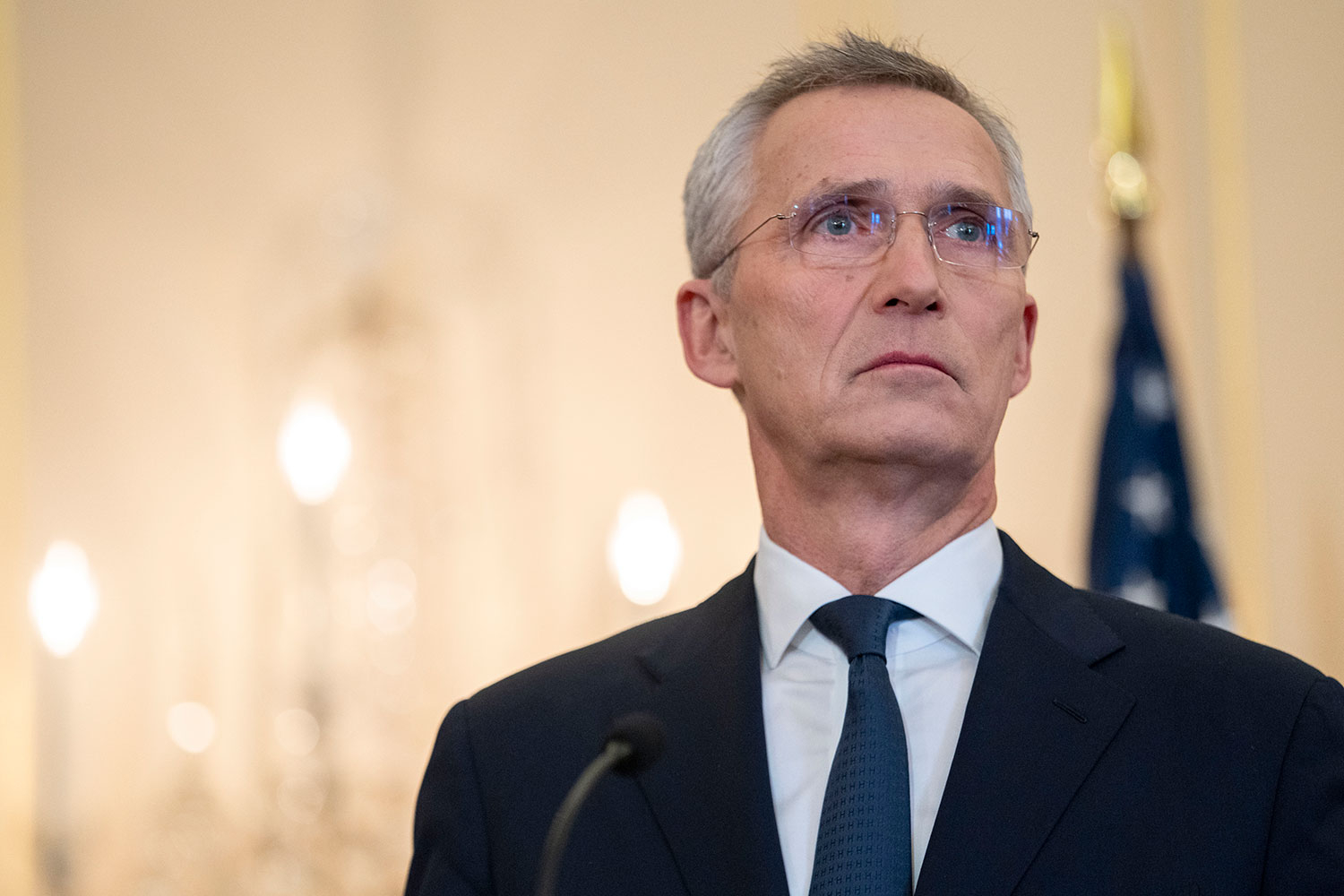 Nato-sjef Jens Stoltenberg har etter planen sin siste arbeidsdag i Nato 30. september. Han har tidligere sagt at han vil hjem til Norge, men ifølge den tyske avisen Welt skal Nato-landene være enige om at Stoltenberg bør fortsette i jobben til april neste år. 