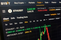 1,5 milliarder i kryptovalutaen Ethereum er borte etter at Bybit ble hacket fredag. 