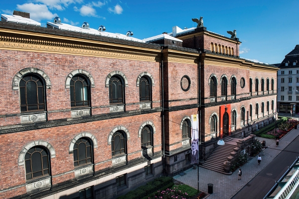 Det har daglig vært stort besøk ved Nasjonalmuseet i julen. Den 13. januar stenger bygget, som siden 1882 har huset Nasjonalgalleriet, og alle kunstverkene flyttes til nybygget i Vika som skal åpne i 2020. 