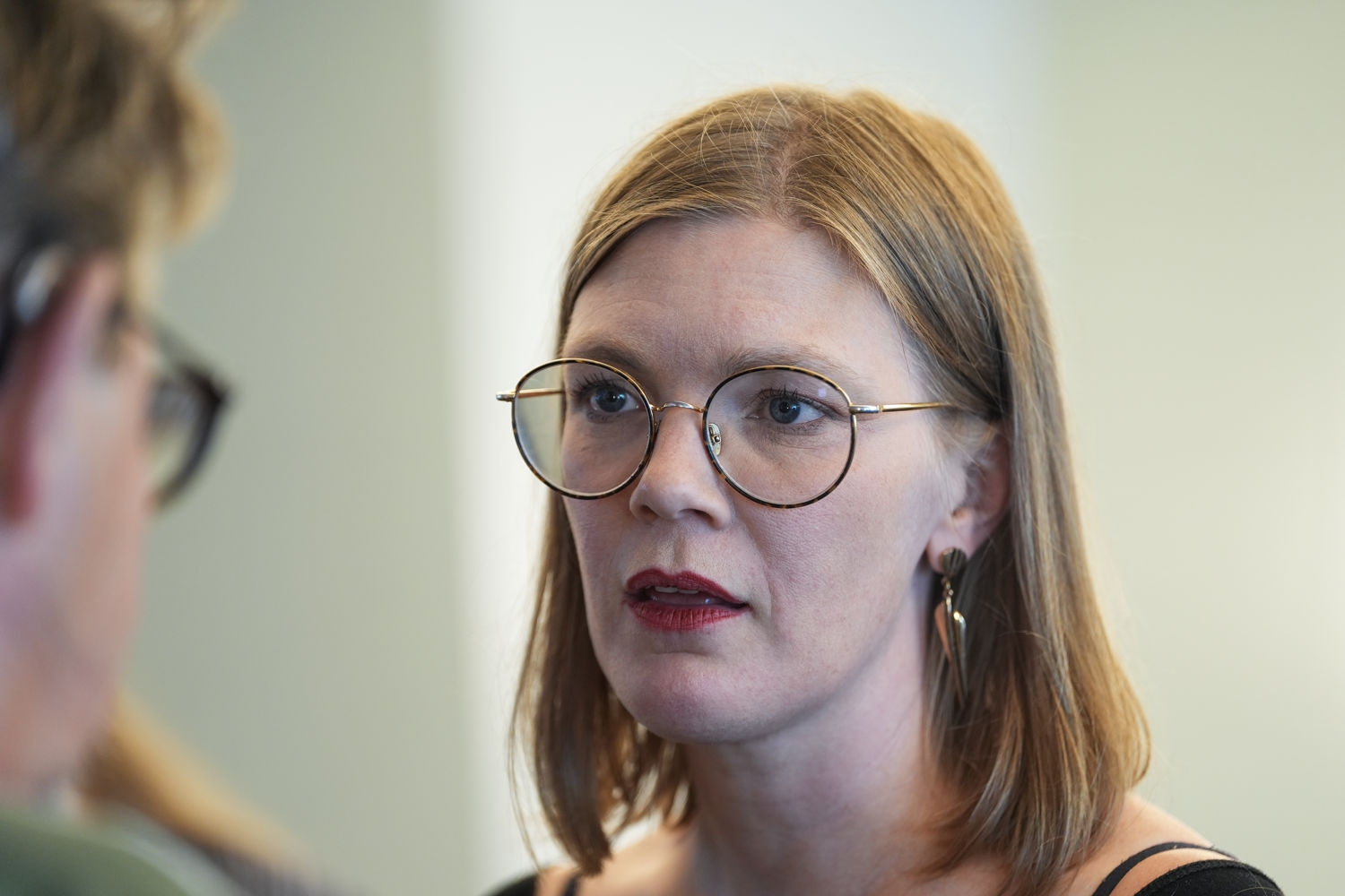 Leder Marie Sneve Martinussen i Rødt krever full gjennomgang av barnevernet i hele Norge.