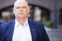 - Vi vet at der vi finner brudd på regelverk knyttet til skatt og avgift begås det også ofte brudd på andre etaters regelverk, eksempelvis knyttet til lønns- og arbeidsvilkår og trygdesvindel, sier skattekrimsjef Erik Nilsen.