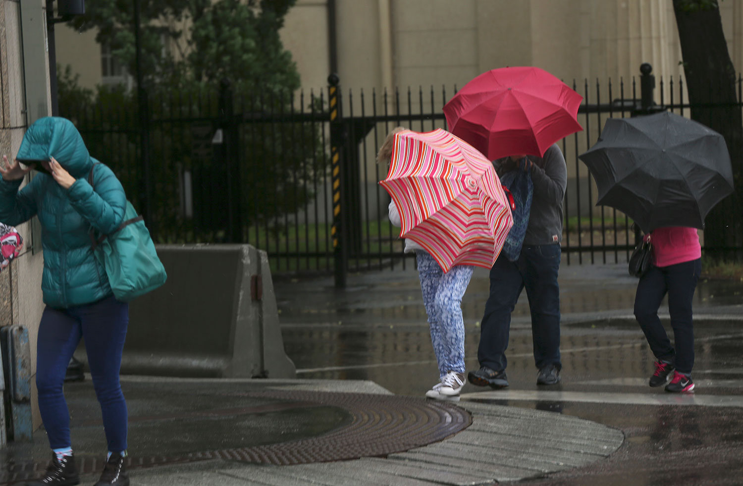 Vått og kaldt er nøkkelordene meteorologene bruker for å beskrive det norske sommerværet i år.