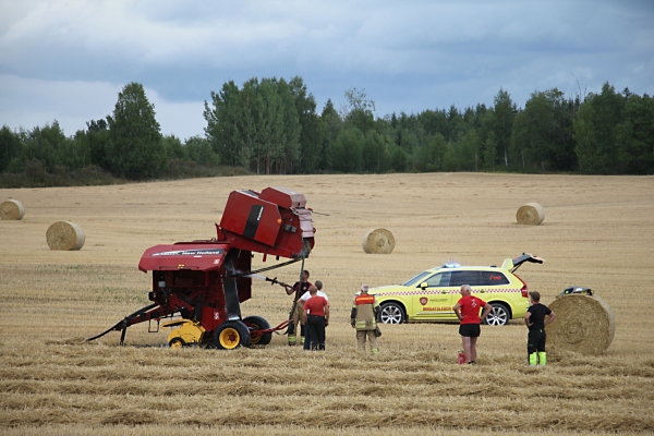 Brann i halmpresse