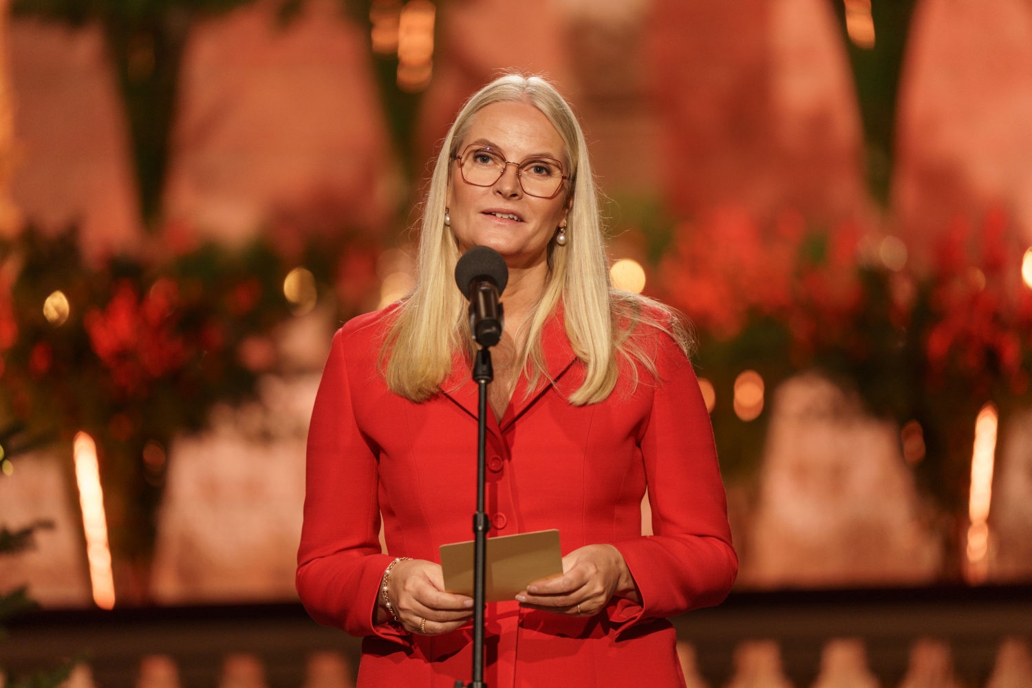 Kronprinsesse Mette-Marit forberedes på lungetransplantasjon. Her er hun på førjulsfeiring i Slottskapellet tidligere denne uka.