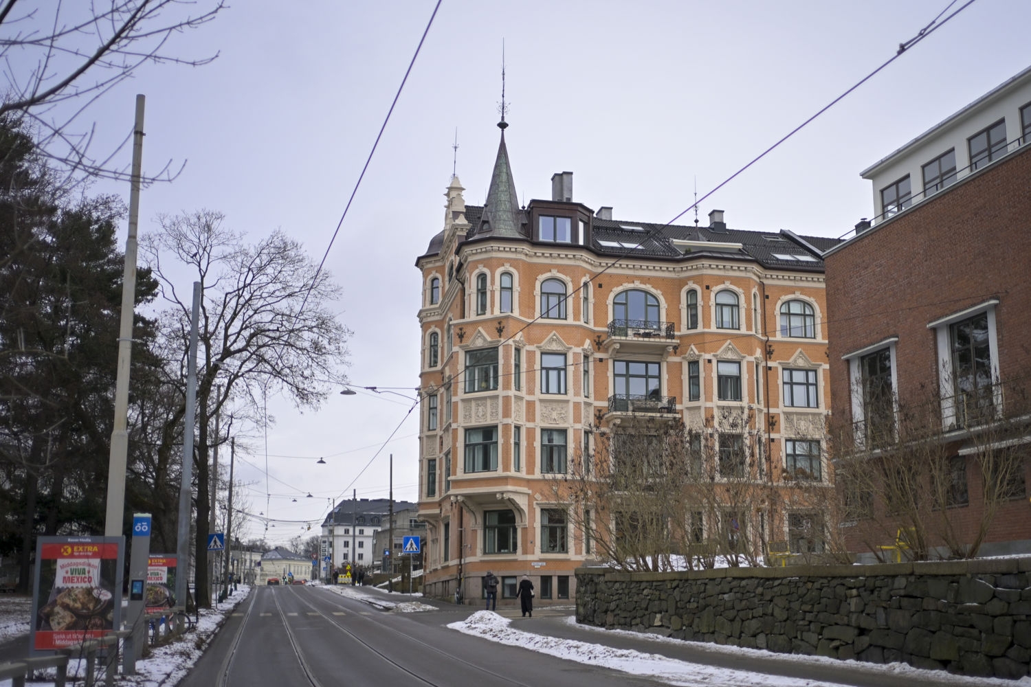 Sverre-gården eller Sverreslottet er en monumental leiegård som tok navnet etter sin arkitekt, Ole Sverre. Det ble bygd mellom 1894 og 1897 og har adresse Drammensveien 42.